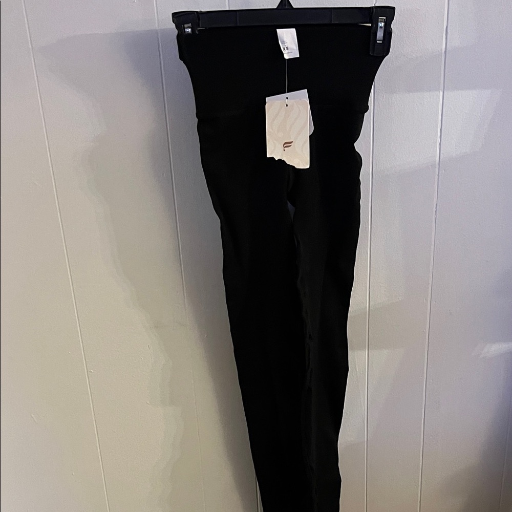 New with Tags Fabletics Classic Black Leggings